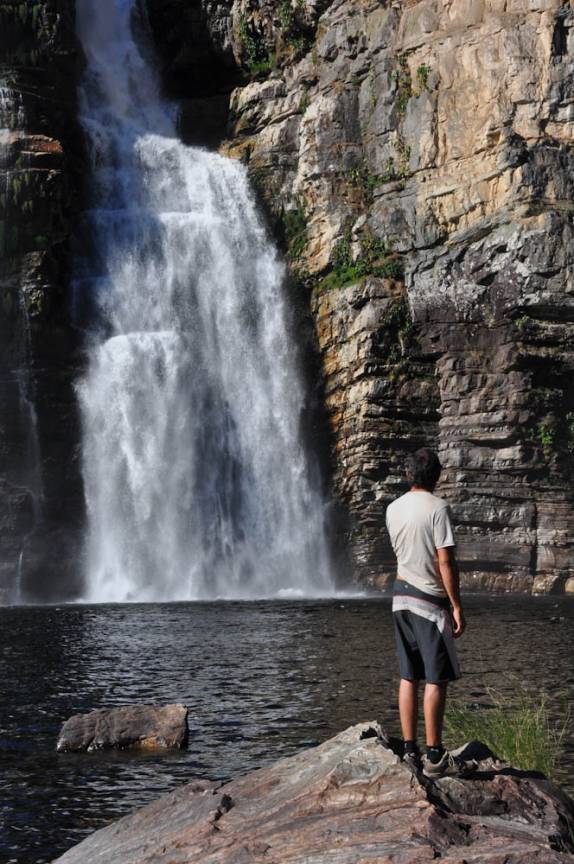Observando o Salto dos 80 metros, no P.N Chapada dos Veadeiros, região de São Jorge - GO